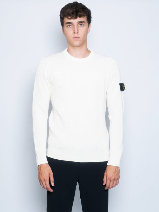 Weißer gerippter Pullover mit Rundhalsausschnitt